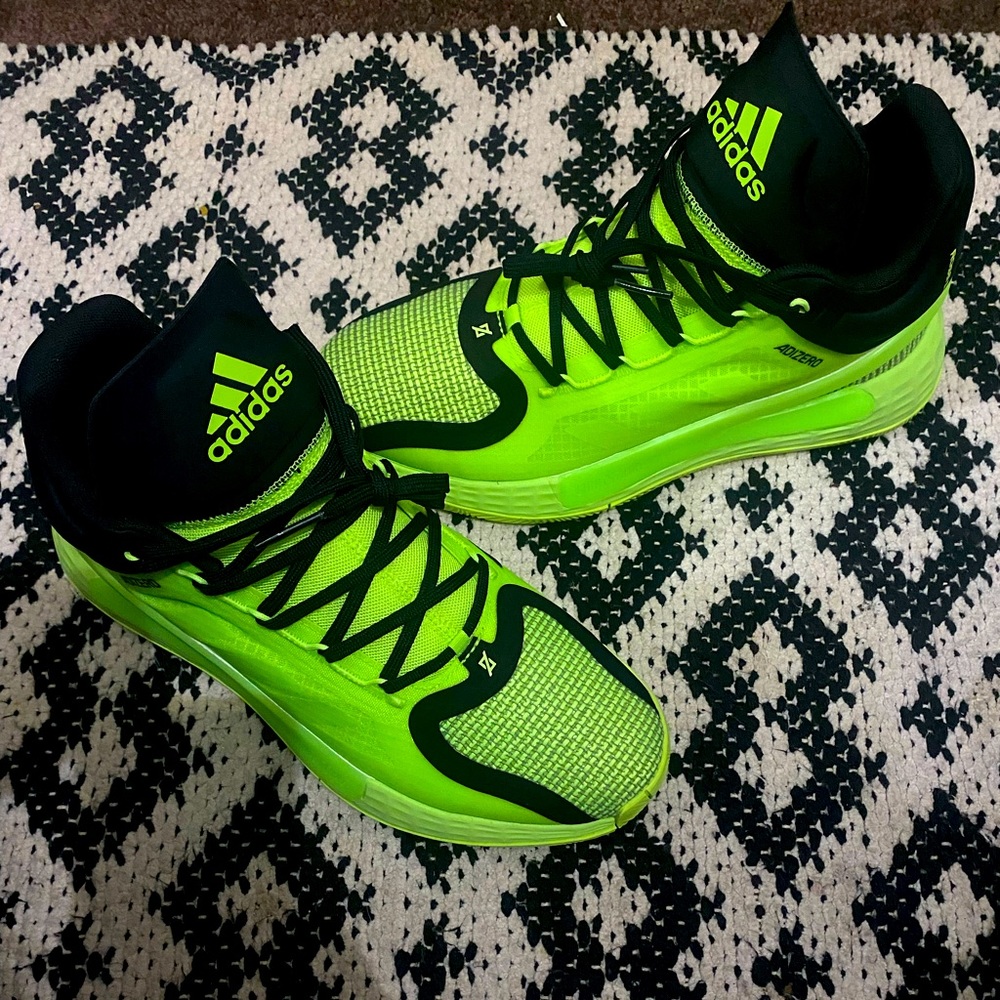 Adidas AdiZero DRose- size 9 worn 1 time